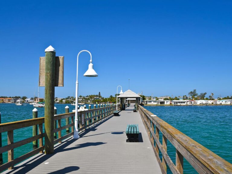 17 Best Restaurants on Anna Maria Island, Florida